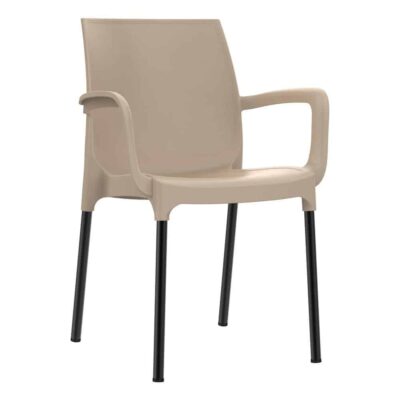 כסא נגיש עם מסעדי ידיים – כסא פלסטיק דגם דן עם רגליים מאלומיניום כולל משענות יד - חום זהב