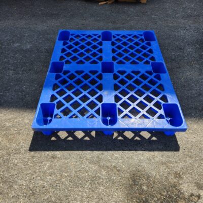 משטח כחול למשא בינוני 120X100 (משומש) - משטח מחוזק מתאים כתחתית למחסן